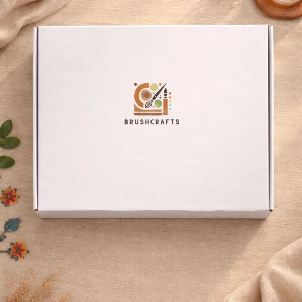Boite d'emballage sur fond beige avec logo Brushcrafts