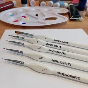 Pinceaux de précision pour coffret de peinture par numéros BrushCrafts.